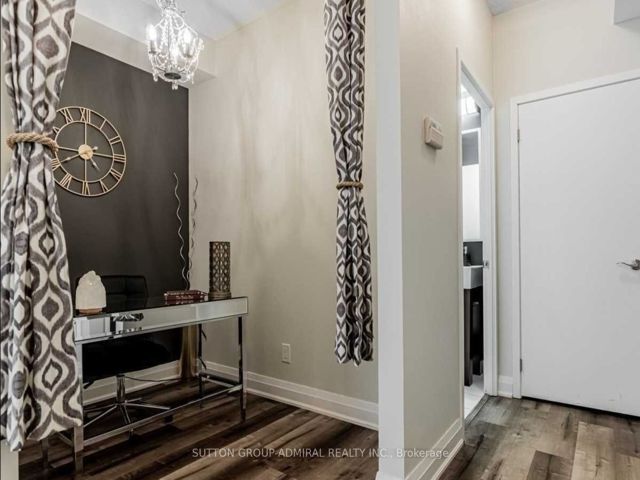 712 - 840 Queens Plate Dr