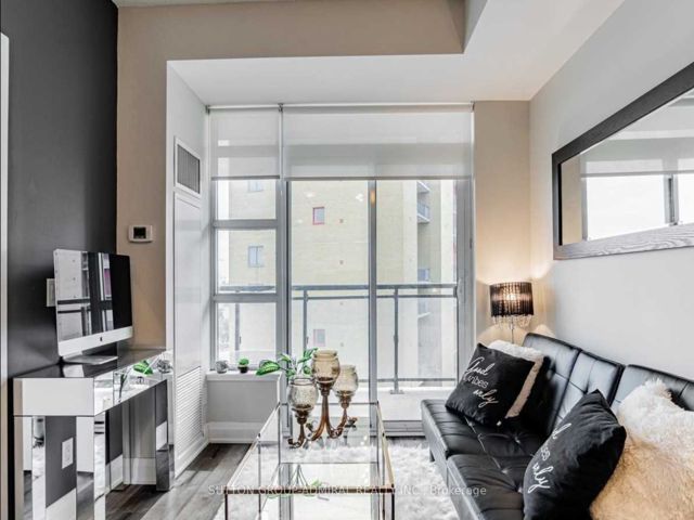 712 - 840 Queens Plate Dr