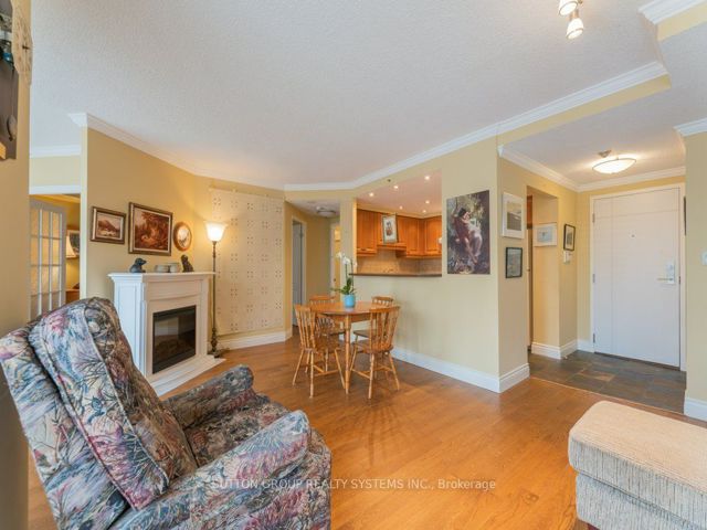 923 - 2267 Lakeshore Blvd W