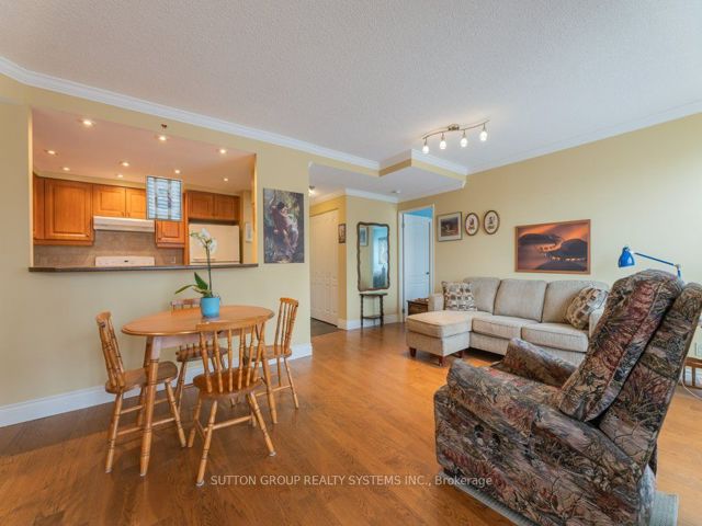 923 - 2267 Lakeshore Blvd W