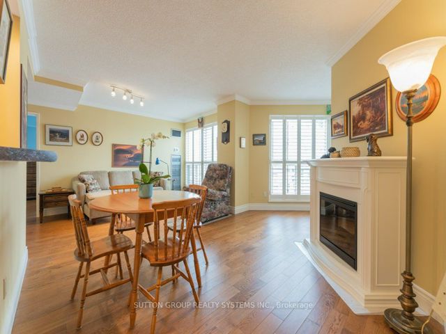 923 - 2267 Lakeshore Blvd W