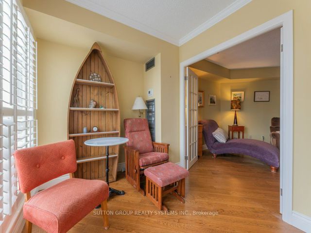 923 - 2267 Lakeshore Blvd W