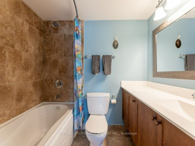923 - 2267 Lakeshore Blvd W