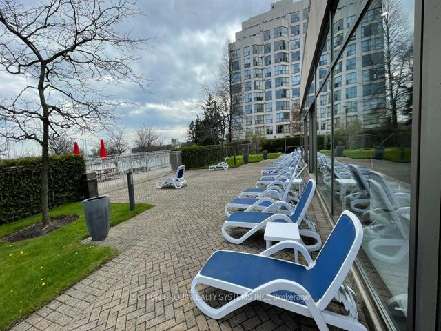 923 - 2267 Lakeshore Blvd W