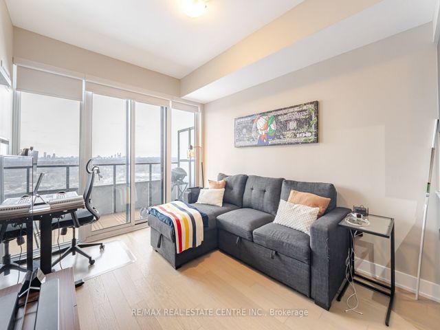 2622 - 30 Shore Breeze Dr