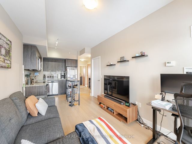 2622 - 30 Shore Breeze Dr