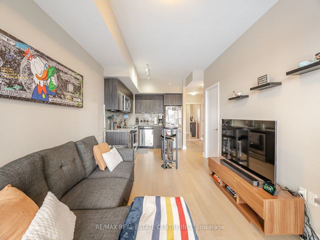 2622 - 30 Shore Breeze Dr