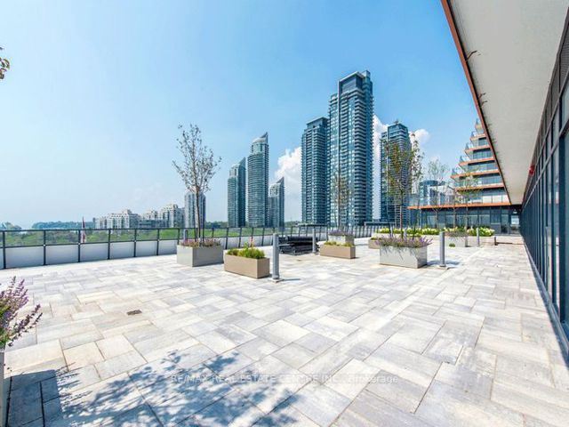 2622 - 30 Shore Breeze Dr