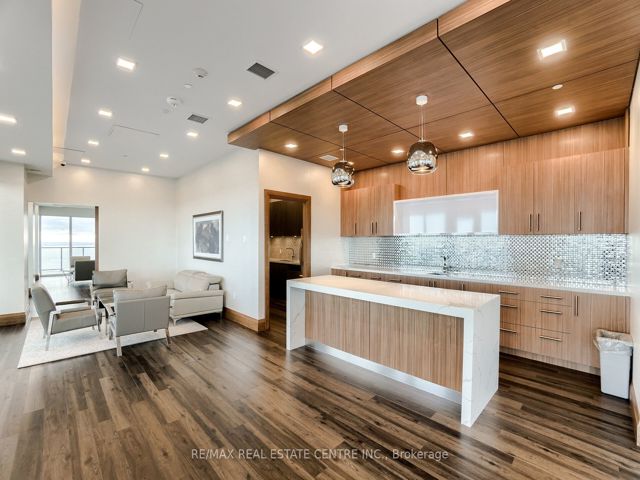 2622 - 30 Shore Breeze Dr