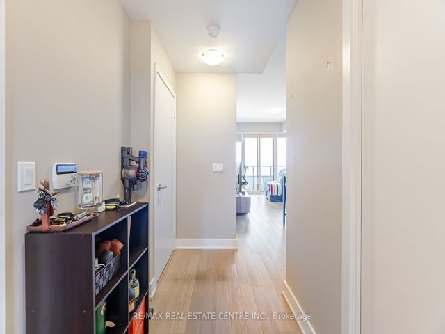 2622 - 30 Shore Breeze Dr