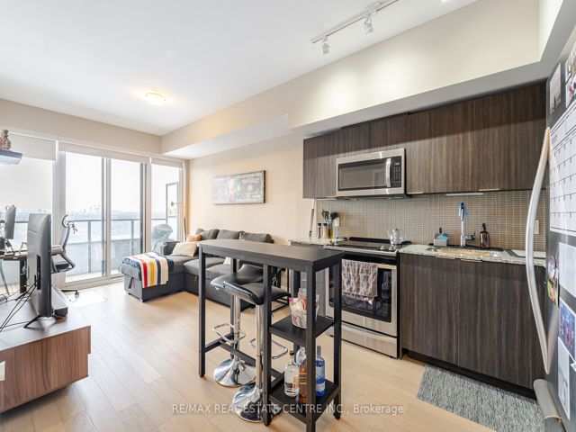 2622 - 30 Shore Breeze Dr