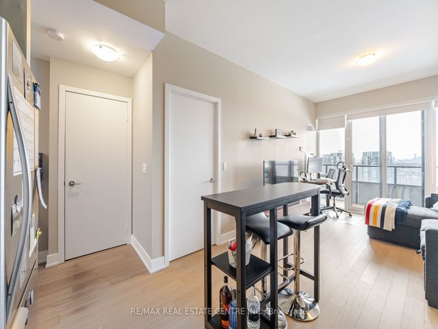 2622 - 30 Shore Breeze Dr