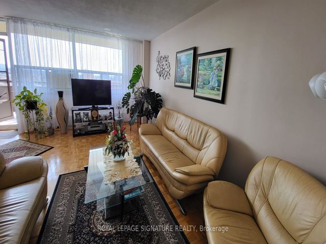 912 - 5 Frith Rd