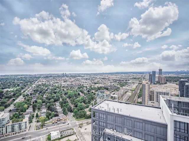 4202 - 7 Mabelle Ave