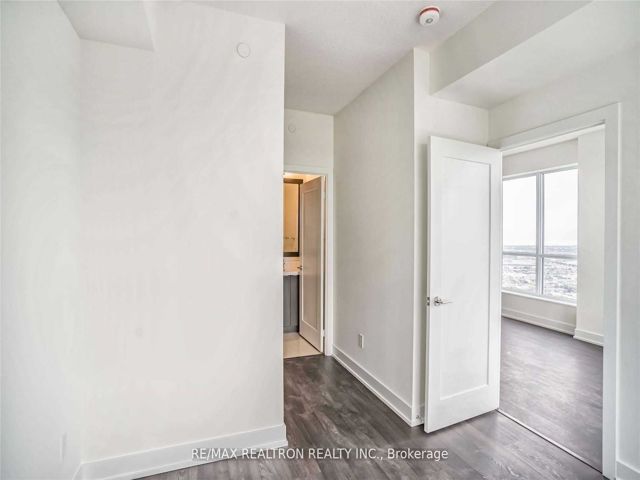 4202 - 7 Mabelle Ave