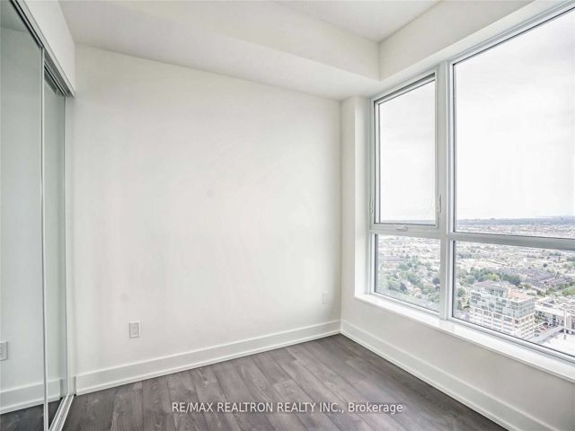 4202 - 7 Mabelle Ave