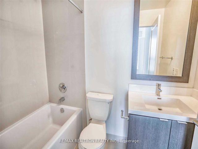 4202 - 7 Mabelle Ave