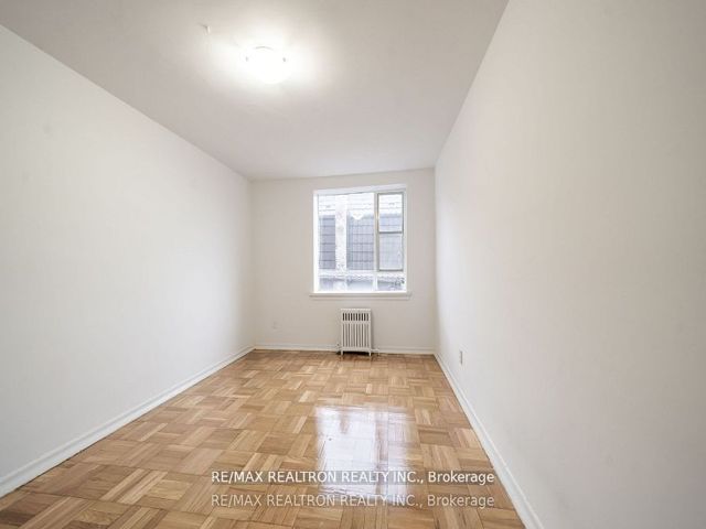 304 - 2507 Eglinton Ave W