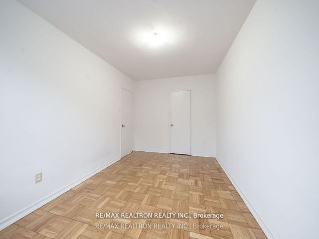 304 - 2507 Eglinton Ave W