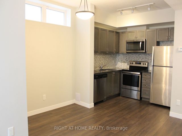 17 - 6 Bicknell Ave
