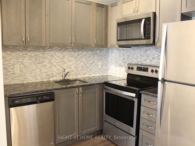 17 - 6 Bicknell Ave