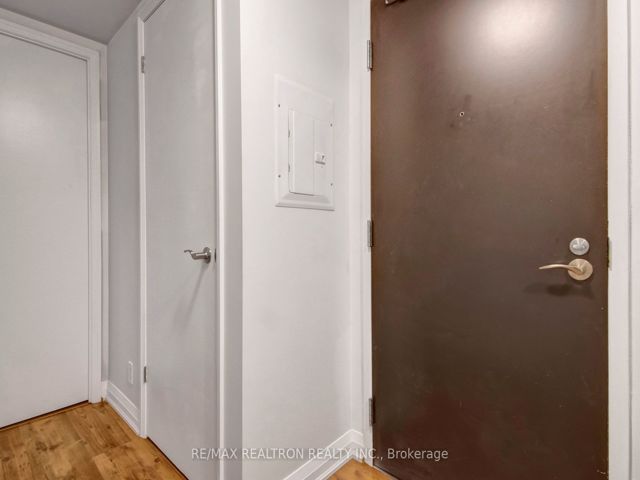 2307 - 5 Valhalla Inn Rd