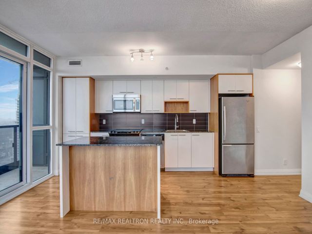 2307 - 5 Valhalla Inn Rd