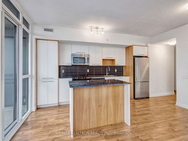 2307 - 5 Valhalla Inn Rd