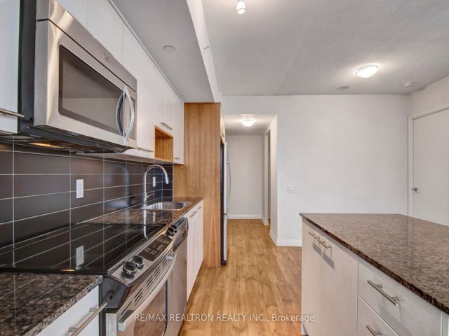 2307 - 5 Valhalla Inn Rd
