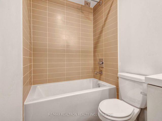 2307 - 5 Valhalla Inn Rd
