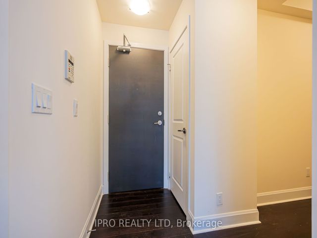 1208 - 33 Shore Breeze Dr E