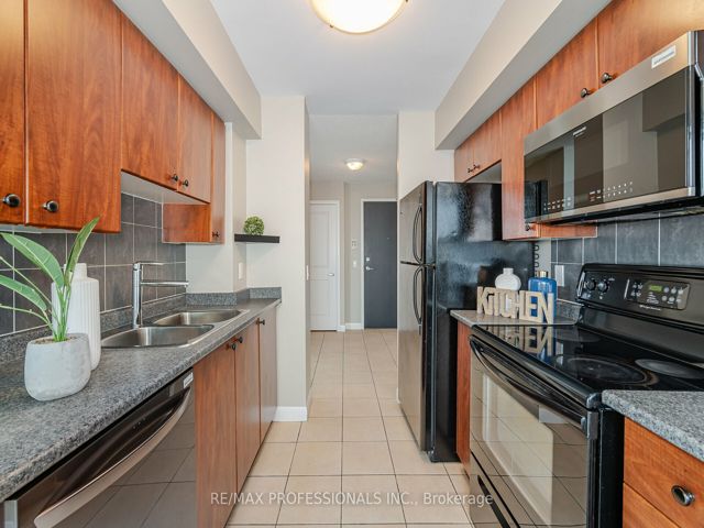 2007 - 225 Sherway Gardens Rd