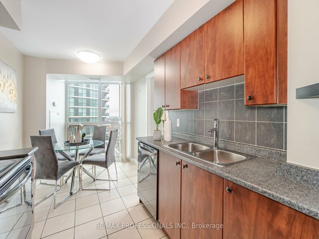 2007 - 225 Sherway Gardens Rd