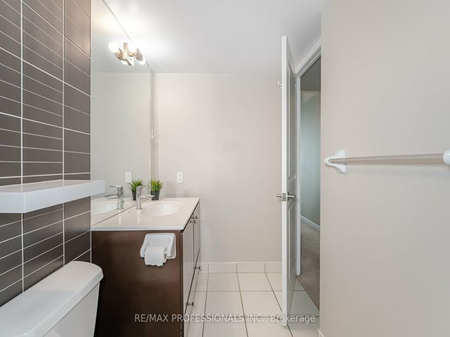 2007 - 225 Sherway Gardens Rd