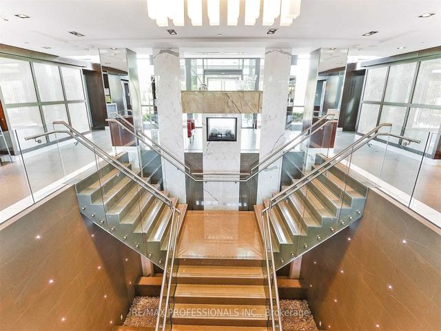 2007 - 225 Sherway Gardens Rd