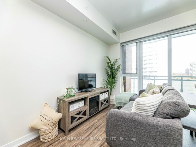 703 - 1830 Bloor St