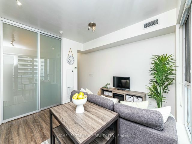 703 - 1830 Bloor St