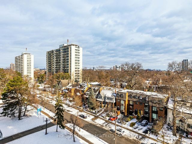 703 - 1830 Bloor St
