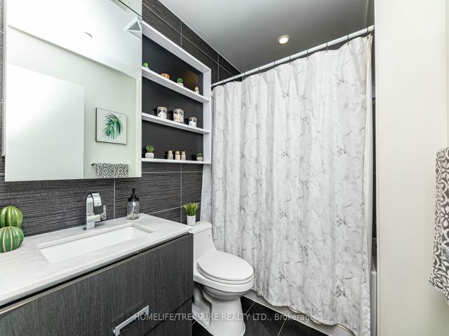 703 - 1830 Bloor St