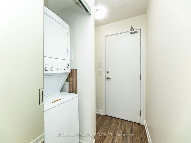 703 - 1830 Bloor St