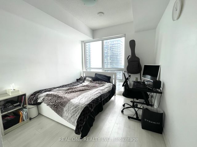 3907 - 2200 Lake Shore Blvd W