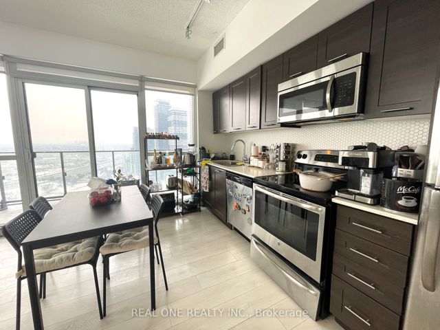 3907 - 2200 Lake Shore Blvd W