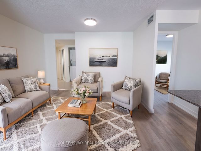 307 - 816 Lansdowne Ave
