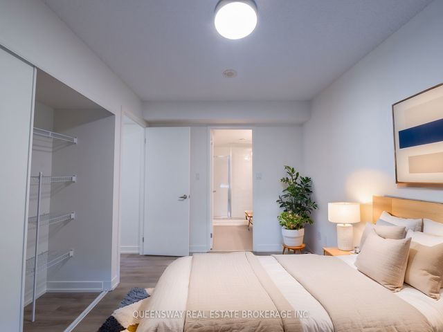 307 - 816 Lansdowne Ave