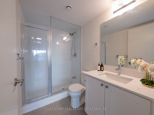 307 - 816 Lansdowne Ave