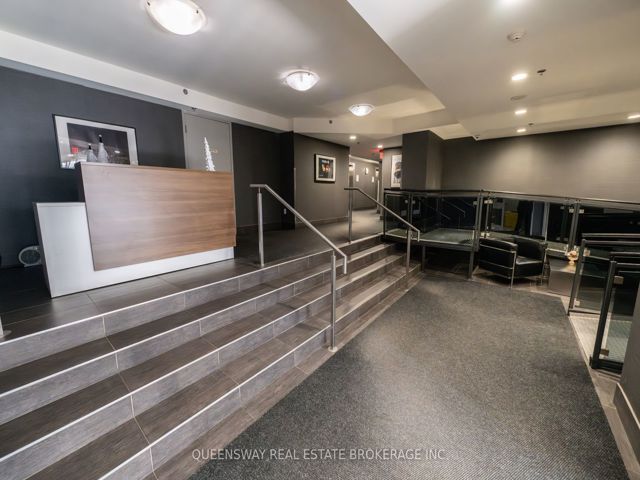 307 - 816 Lansdowne Ave