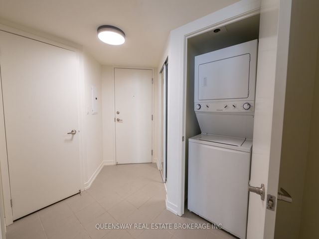 307 - 816 Lansdowne Ave
