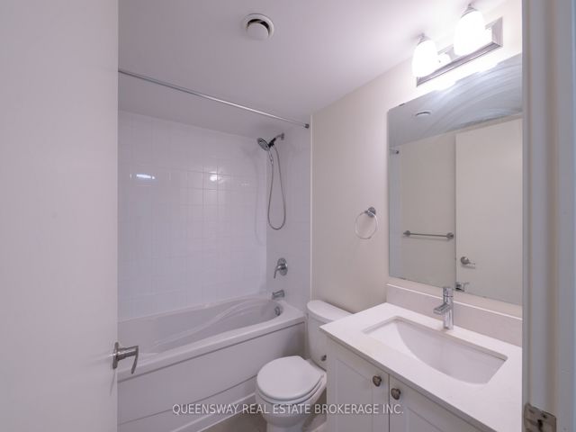307 - 816 Lansdowne Ave