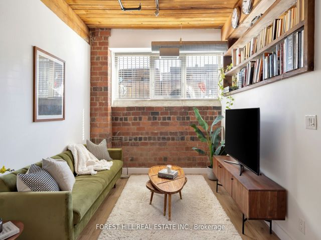 105 - 2154 Dundas St W