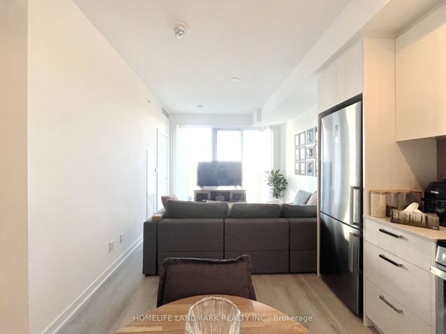 814 - 1787 St Clair Ave W